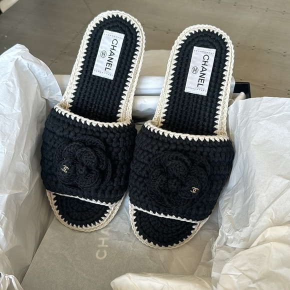 Chanel Black 23C ivory knit camellia flower slides flats sandals sz 39 with box - Picture 10 of 10